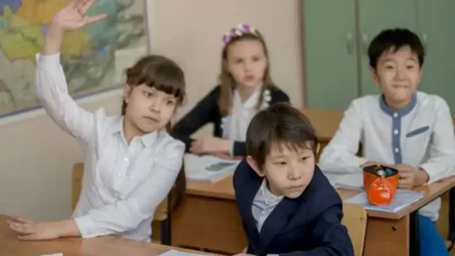 Большинство родителей в Казахстане поддержали трехъязычное образование