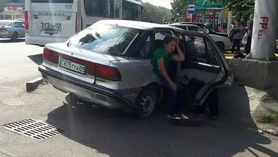 В Алматы водитель иномарки сбил двоих пешеходов
