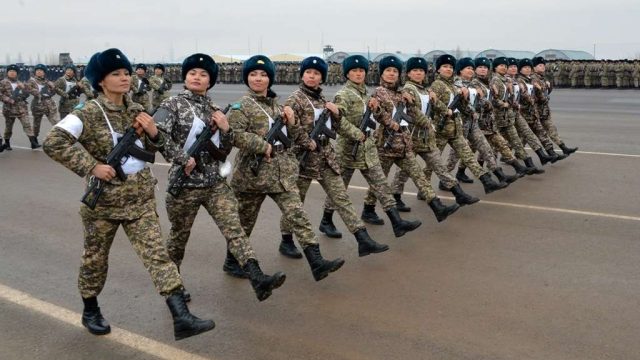В Астане проходит подготовка военнослужащих и техники к военному параду