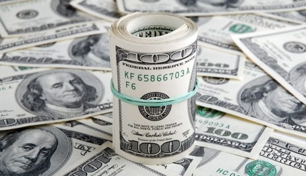 Курс доллара продолжает расти
