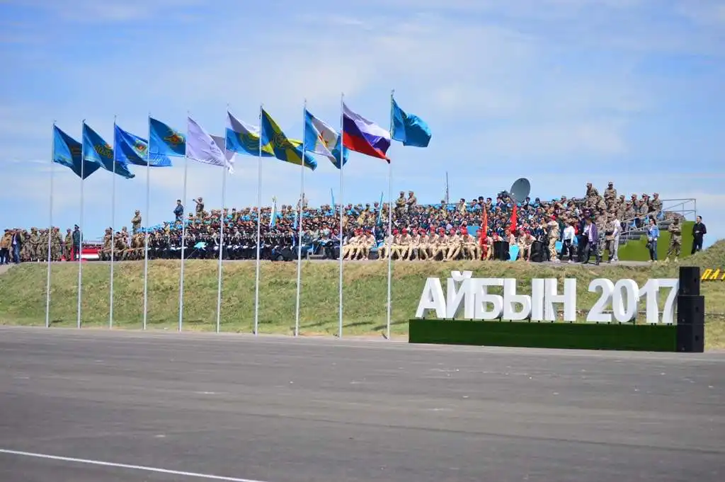 В Казахстане стартовал международный военно-патриотический сбор молодежи «Айбын»