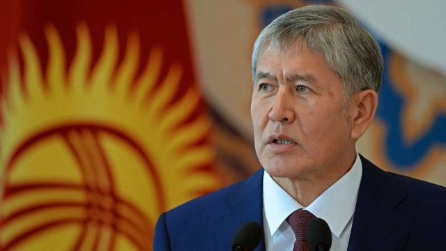 Алмазбек Атамбаев гарантирует мирную передачу власти