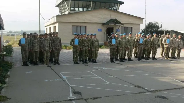 В Вооруженных Силах Казахстана проходит чемпионат по парашютному многоборью