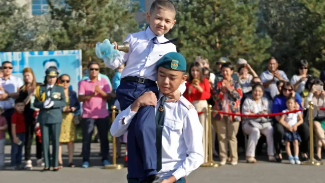 Первый звонок прозвенел для воспитанников республиканских военных школ «Жас улан»