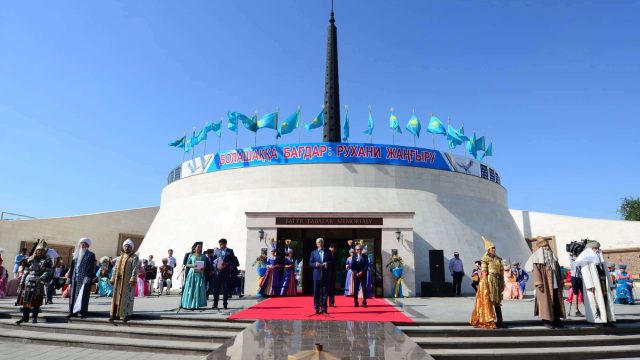Елбасы посетил мемориальный комплекс «Батыр бабалар»