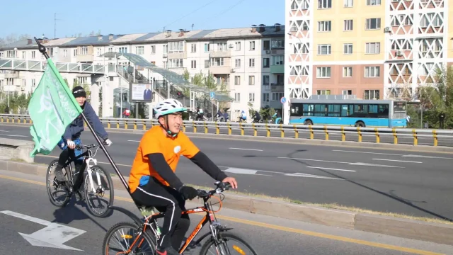 В Алматы состоялся девятнадцатый массовый велопробег