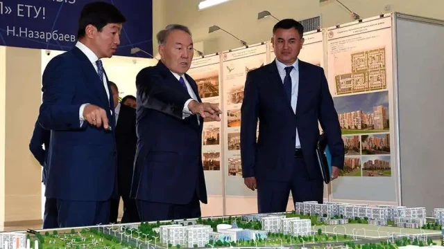 Посещение главы государства административных зданий Наурызбайского района