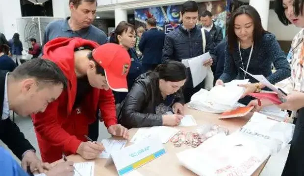 В Казахстане назвали самые занятые и самые безработные категории населения