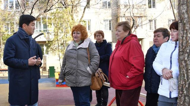Аким Алматы Бауыржан Байбек проинспектировал ход благоустройства дворов