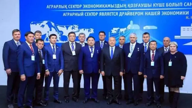 Нурсултан Назарбаев встретился с товаропроизводителями в Костанае