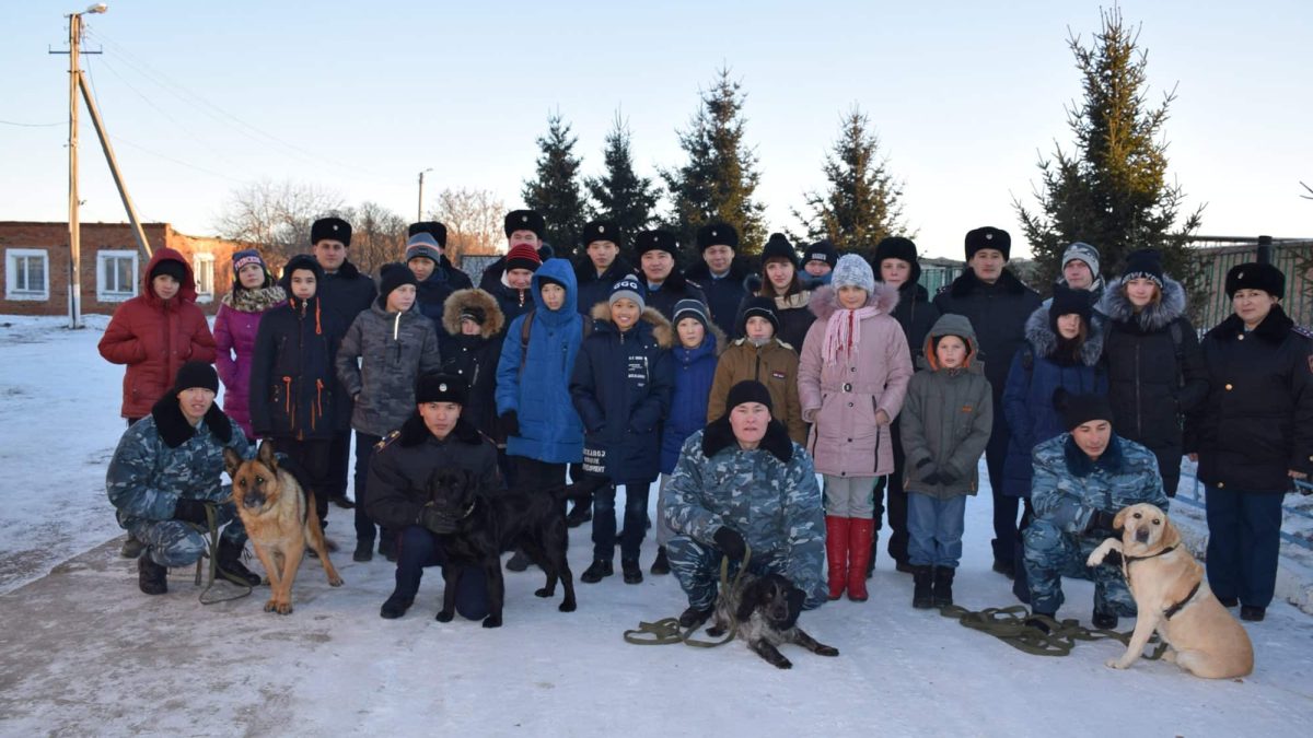 Школьники