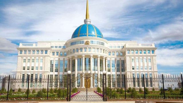Касым-Жомарт Токаев объявил выговор Бердибеку Сапарбаеву