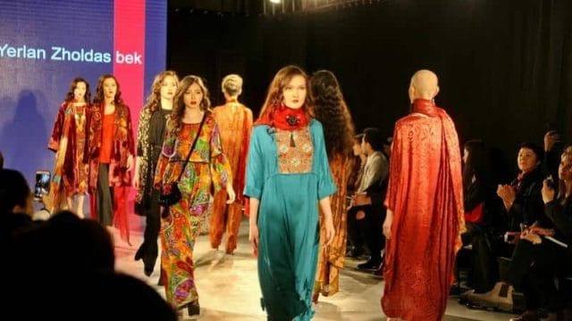 Модные тренды представили дизайнеры на KFW в Алматы