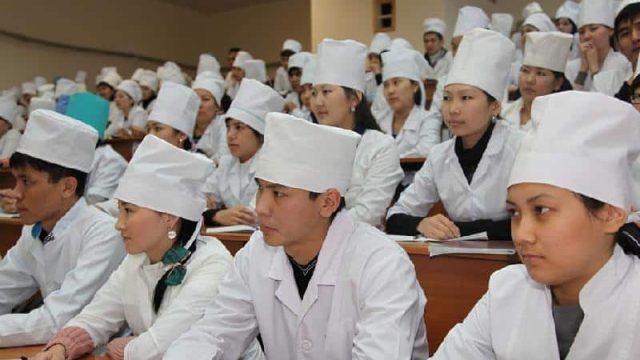 Отчисленным из медуниверситета студентам придётся оплатить учёбу