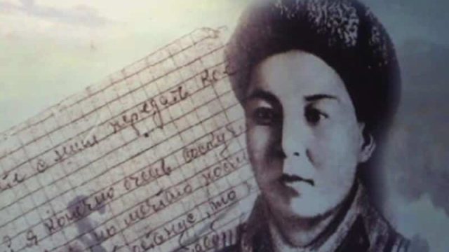 Международному аэропорту Уральска предложили присвоить имя Маншук Маметовой