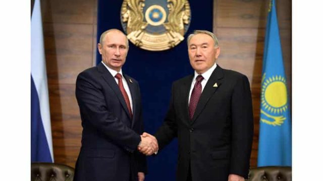 Владимир Путин пригласил Нурсултана Назарбаева на открытие ЧМ-2018 в Москву
