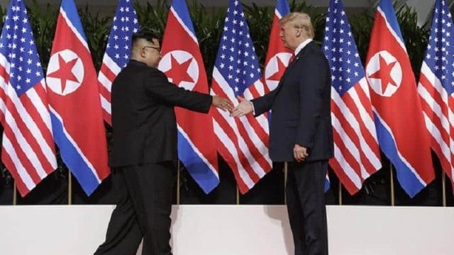 Дональд Трамп и Ким Чен Ын встретились в Сингапуре