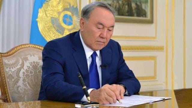 Президент: Не надо на разных кочках сидеть и возвышать орган, в котором работаете