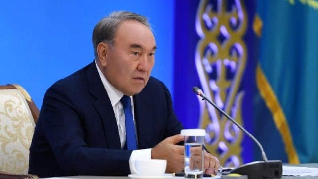 Нурсултан Назарбаев поручил повысить благосостояние граждан