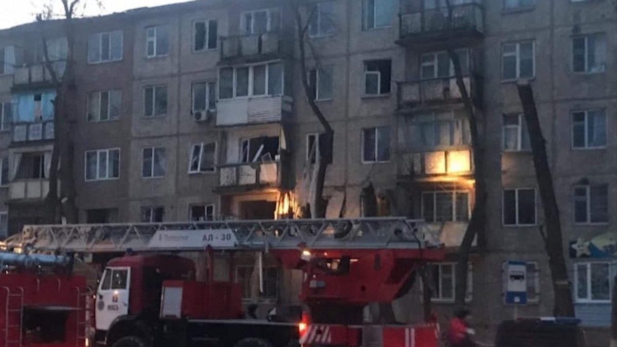 Два человека погибли при взрыве в жилом доме в Таразе