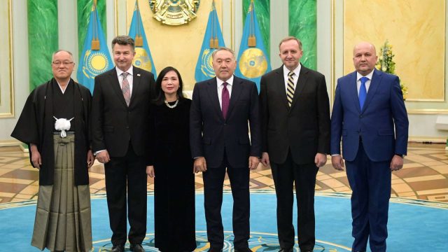 Назарбаев принял верительные грамоты от послов пяти стран Европы и Азии