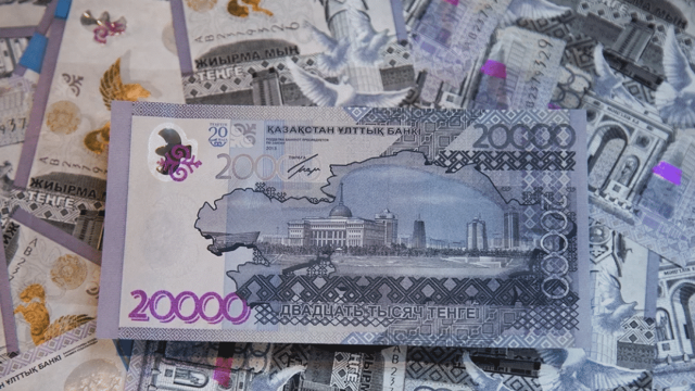 На банкнотах и монетах больше не будет надписей на русском языке