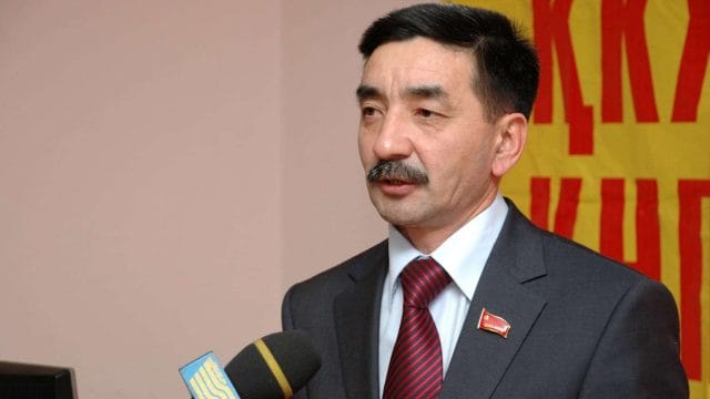 Жамбыл Ахметбеков снова выдвинут от коммунистов на выборы президента РК