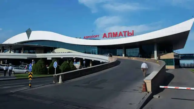 Международный аэропорт Алматы приостановил дозаправку рейсов