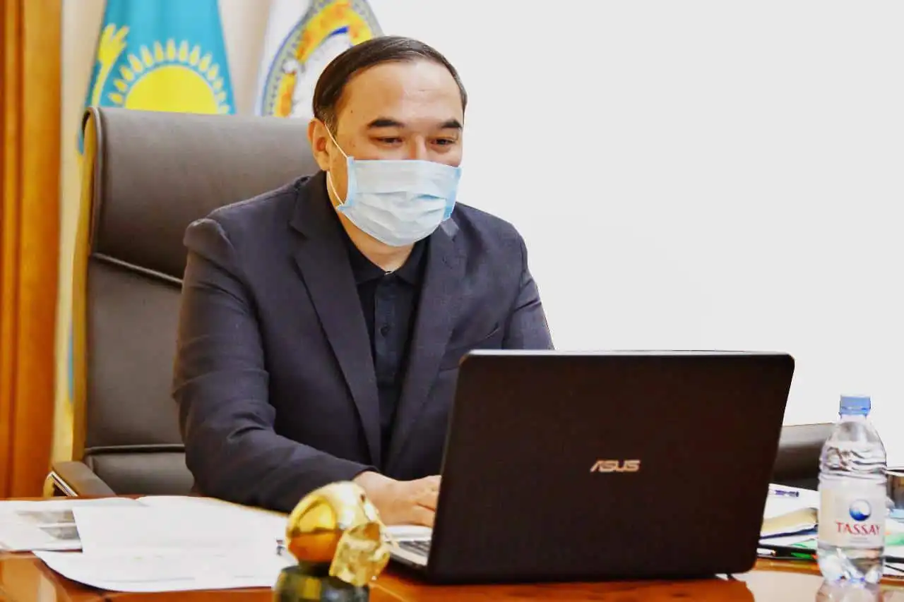 Как врачам и медработникам выплачивают надбавки?