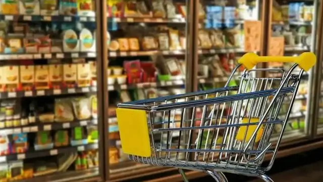 Сколько казахстанцы тратят на продукты