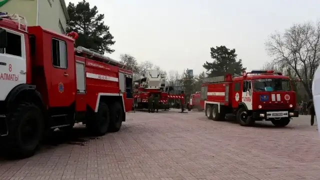 В Алматы горела «барахолка»