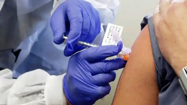 Более 6,5 млн казахстанцев получили оба компонента вакцины от коронавируса