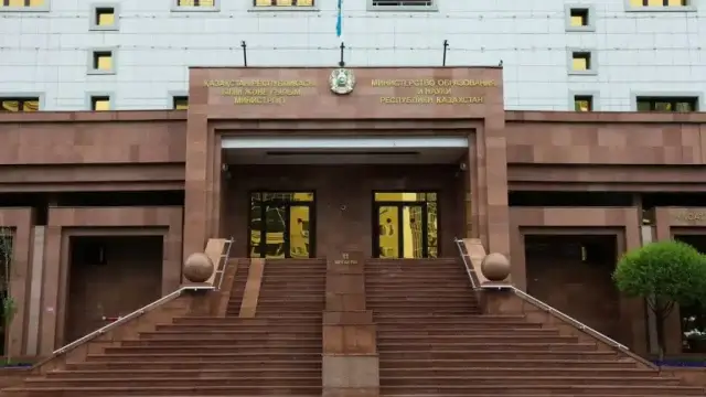 Директоров школ будут назначать на 5 лет