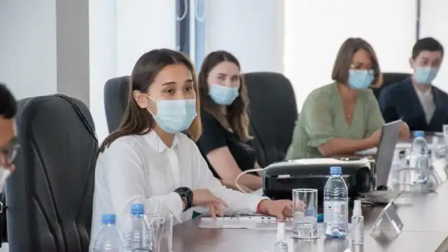 Онлайн курс «Школа приемных родителей» презентовали в КИОР