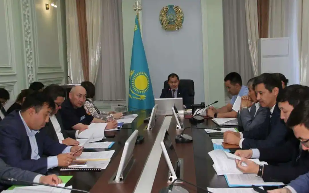 Акимат ЗКО провел заседание по защите прав детей