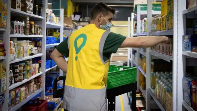 Glovo открыла первый микрофулфилмент центр Glovo Express в Казахстане