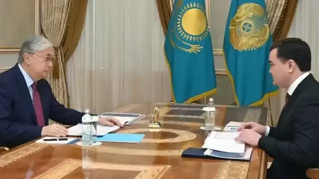 Глава государства принял акима Астаны Жениса Касымбека