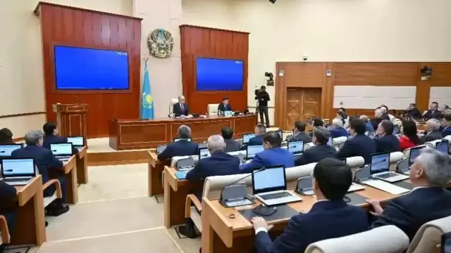 Президент принял участие в пленарном заседании мажилиса парламента