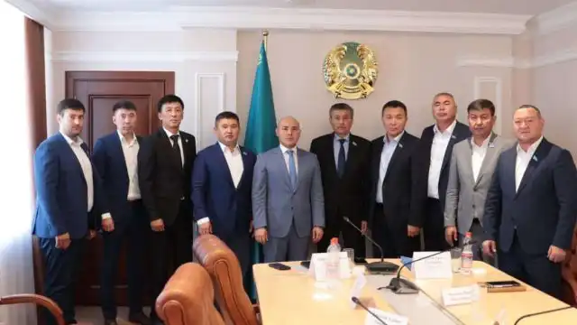 Глава МНЭ встретился с депутатами маслихатов ЗКО