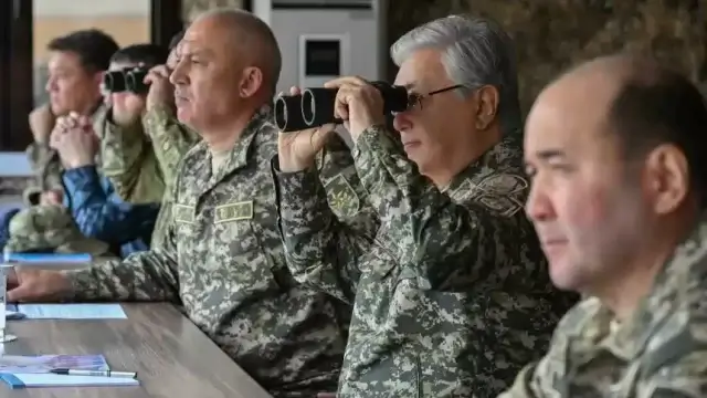 Президент РК посетил военные учения «Батыл тойтарыс – 2023»