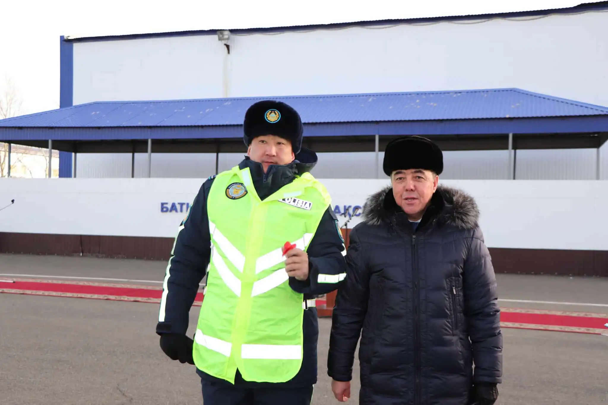 90 новых авто получили полицейские ЗКО в преддверии праздника