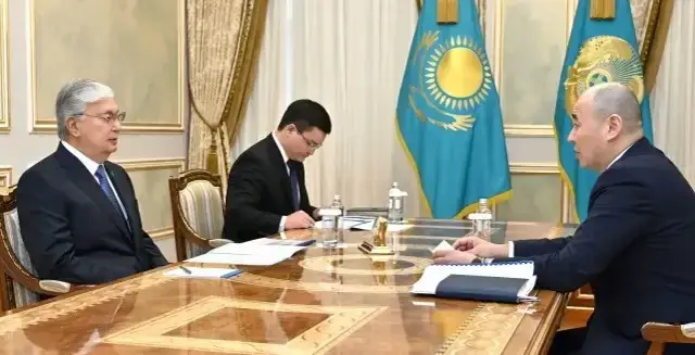 Глава государства принял министра промышленности и строительства Каната Шарлапаева