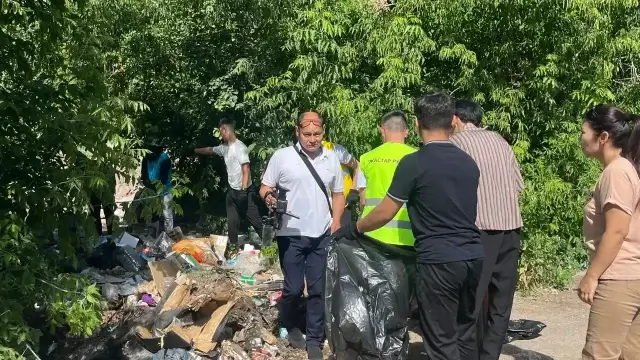 В Уральске прошла акция «Біз таза ел үшін»