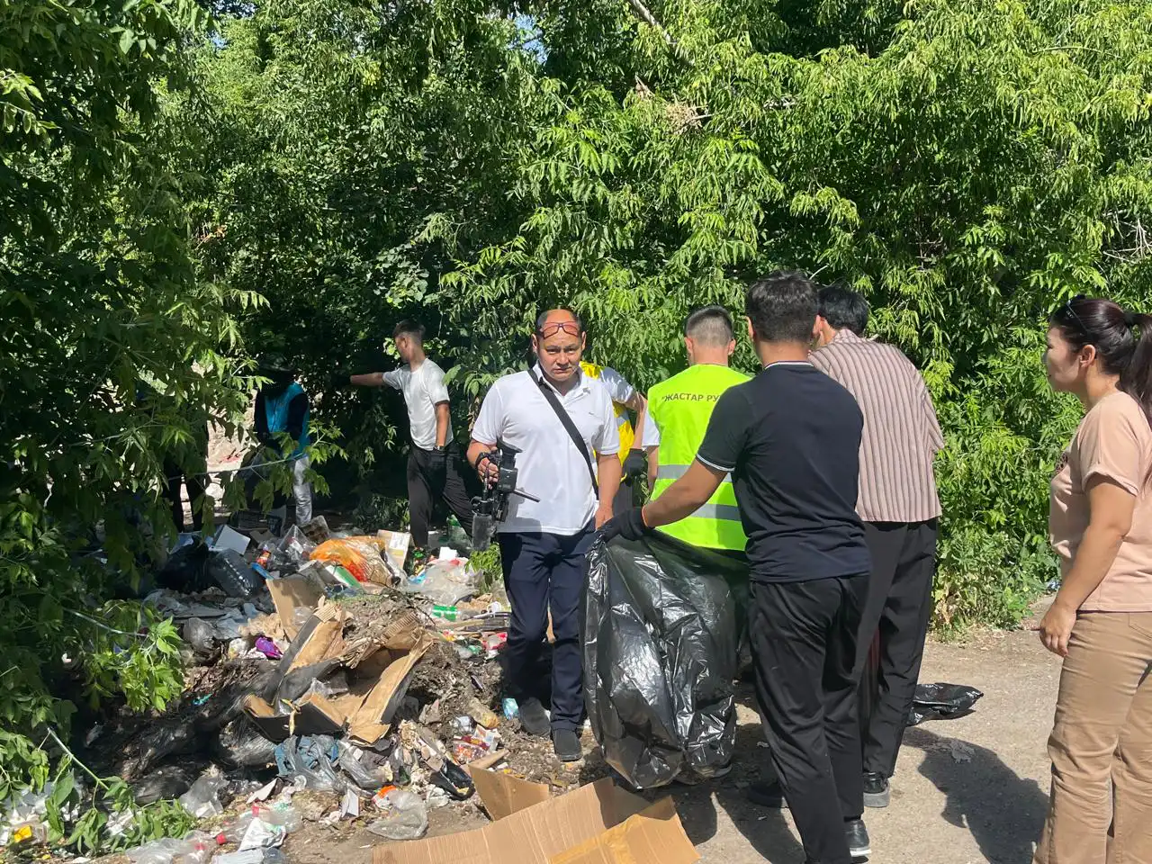 В Уральске прошла акция «Біз таза ел үшін»