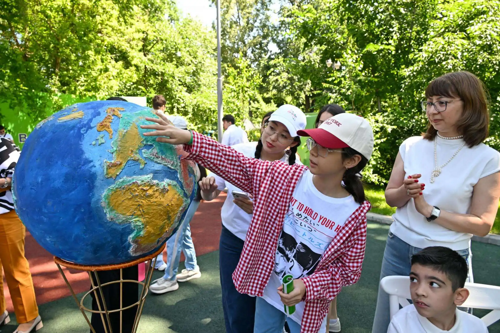 Квесты и научные эксперименты: фестиваль «БАЛАFEST» прошел в Алматы
