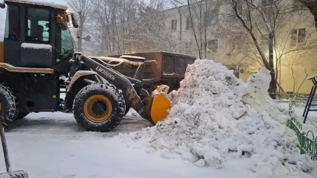 Снегопад в Астане: свыше 1300 единиц спецтехники вышли на уборку улиц