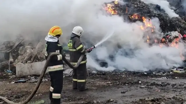 В Актобе произошёл взрыв на АГЗС, начался крупный пожар