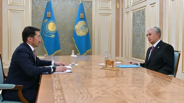 Касым-Жомарт Токаев принял министра ИИ и цифрового развития Казахстана