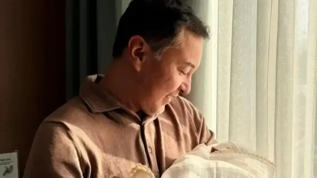 Режиссер Акан Сатаев и актриса Альмира Турсын стали родителями