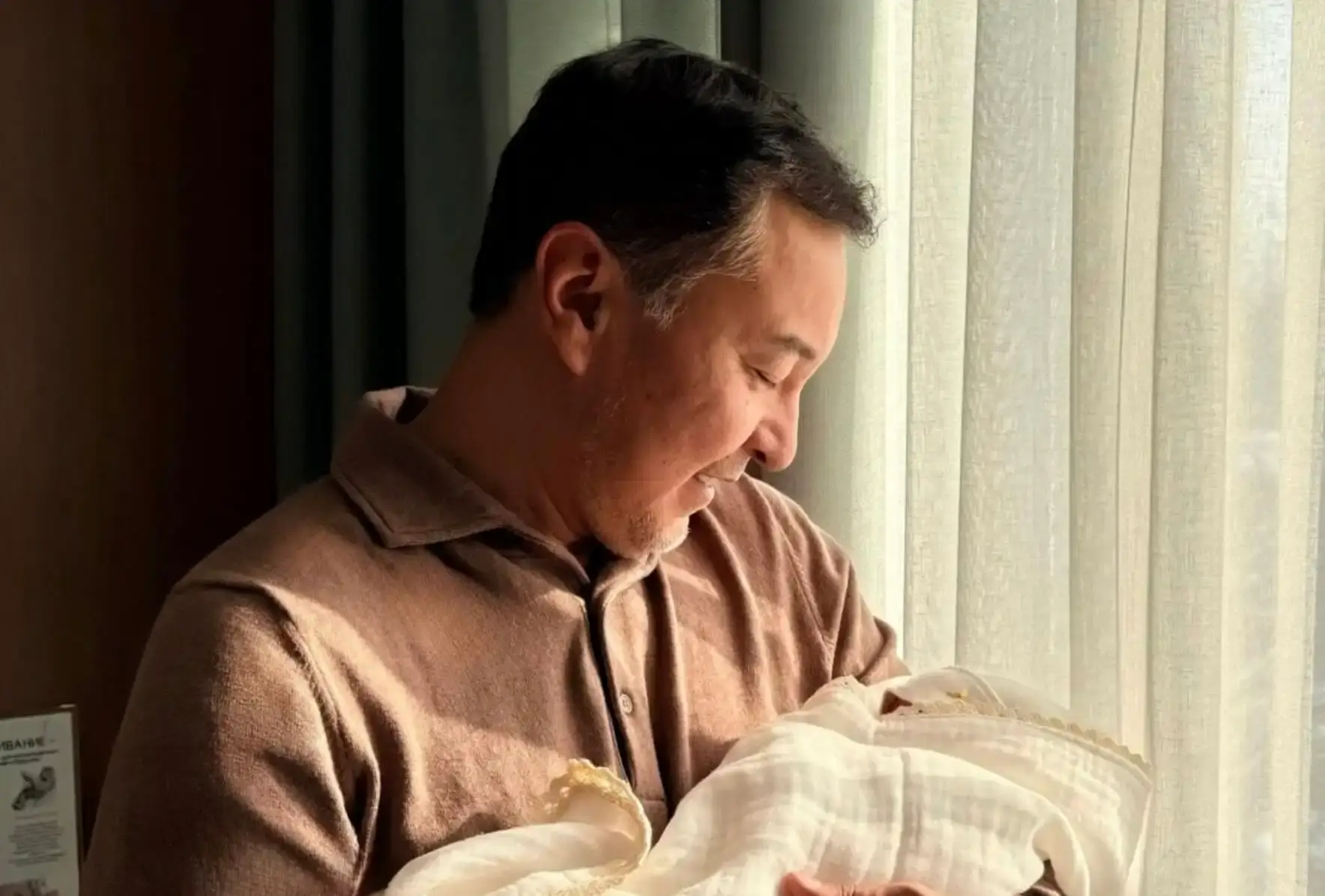 Режиссер Акан Сатаев и актриса Альмира Турсын стали родителями